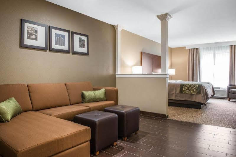 Comfort Inn & Suites Pittsburgh Ngoại thất bức ảnh