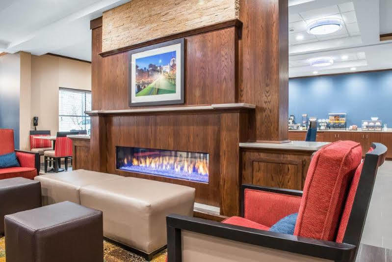 Comfort Inn & Suites Pittsburgh Ngoại thất bức ảnh